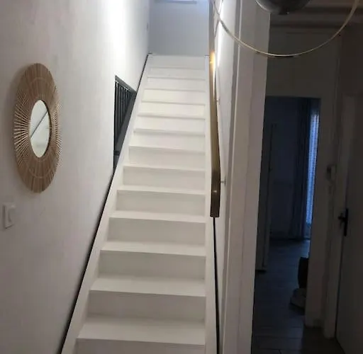Les Micocouliers - Spacieuse Maison,4chambres ,avec Jardin- Parking -wifi